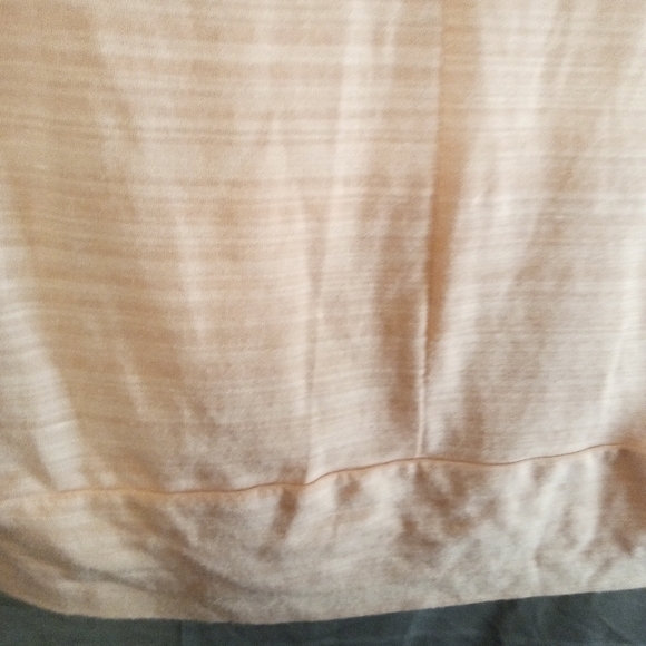 Vanity Pink long sleeve lace shoulders and scrunched sleeves - Picture 5 of 5